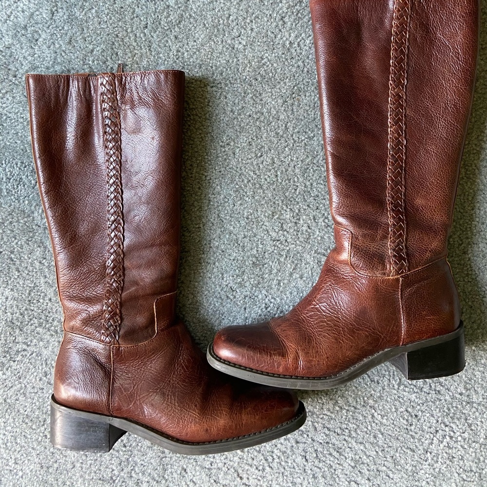 Brown leather riding boots size 7.5